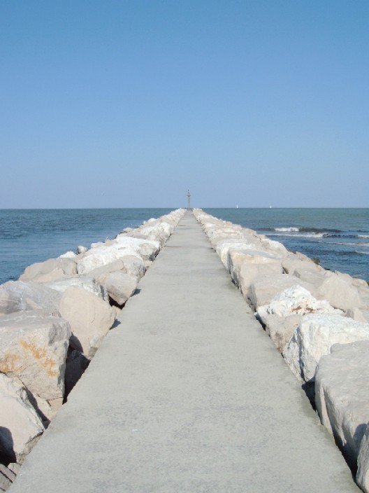 Lido degli Estensi, aprile